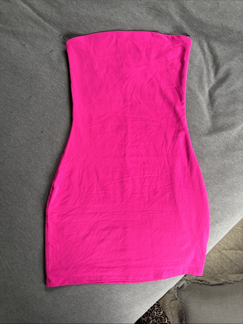 Aritzia NEW Strapless Babaton Contour Enrapture Dress in Magenta - Picture 1 of 10